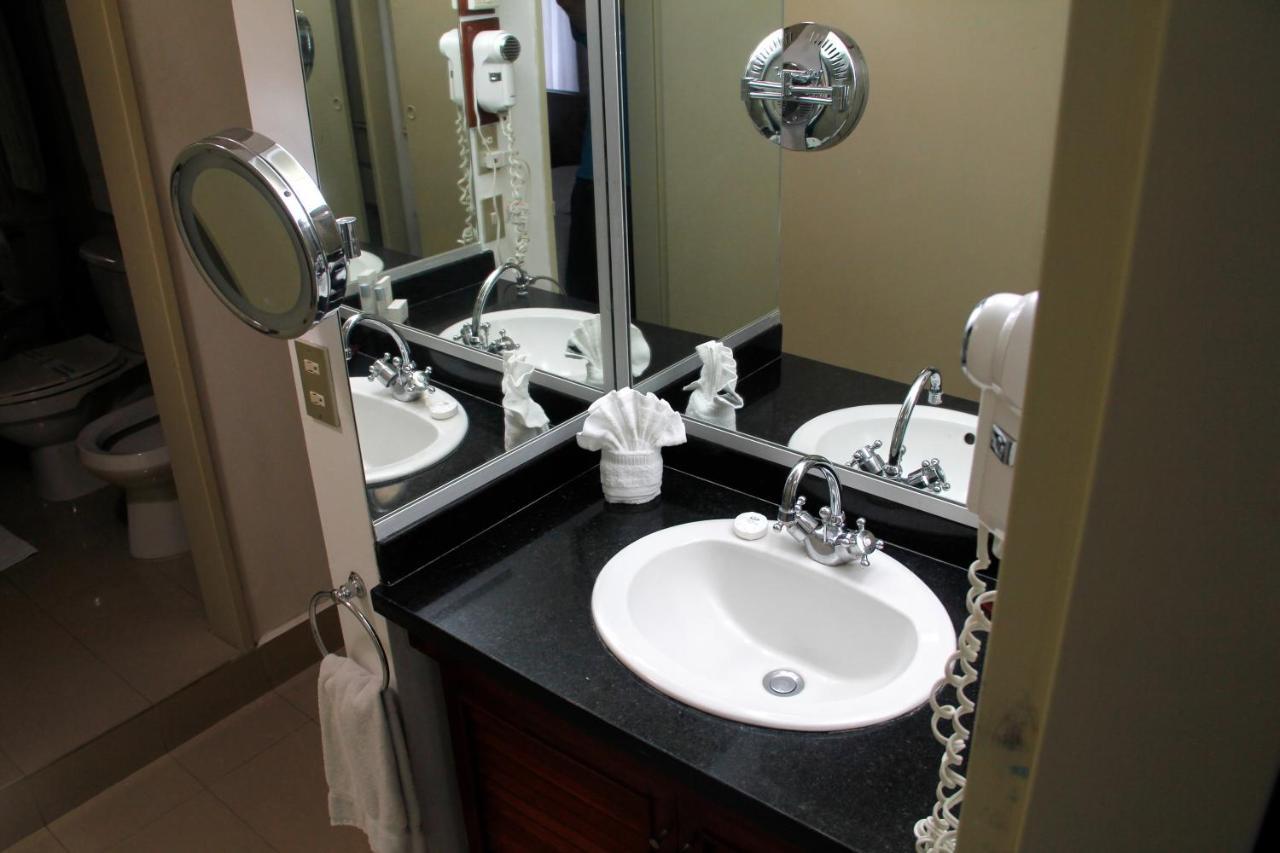 Hotel Altamira Suites Caracas Ngoại thất bức ảnh