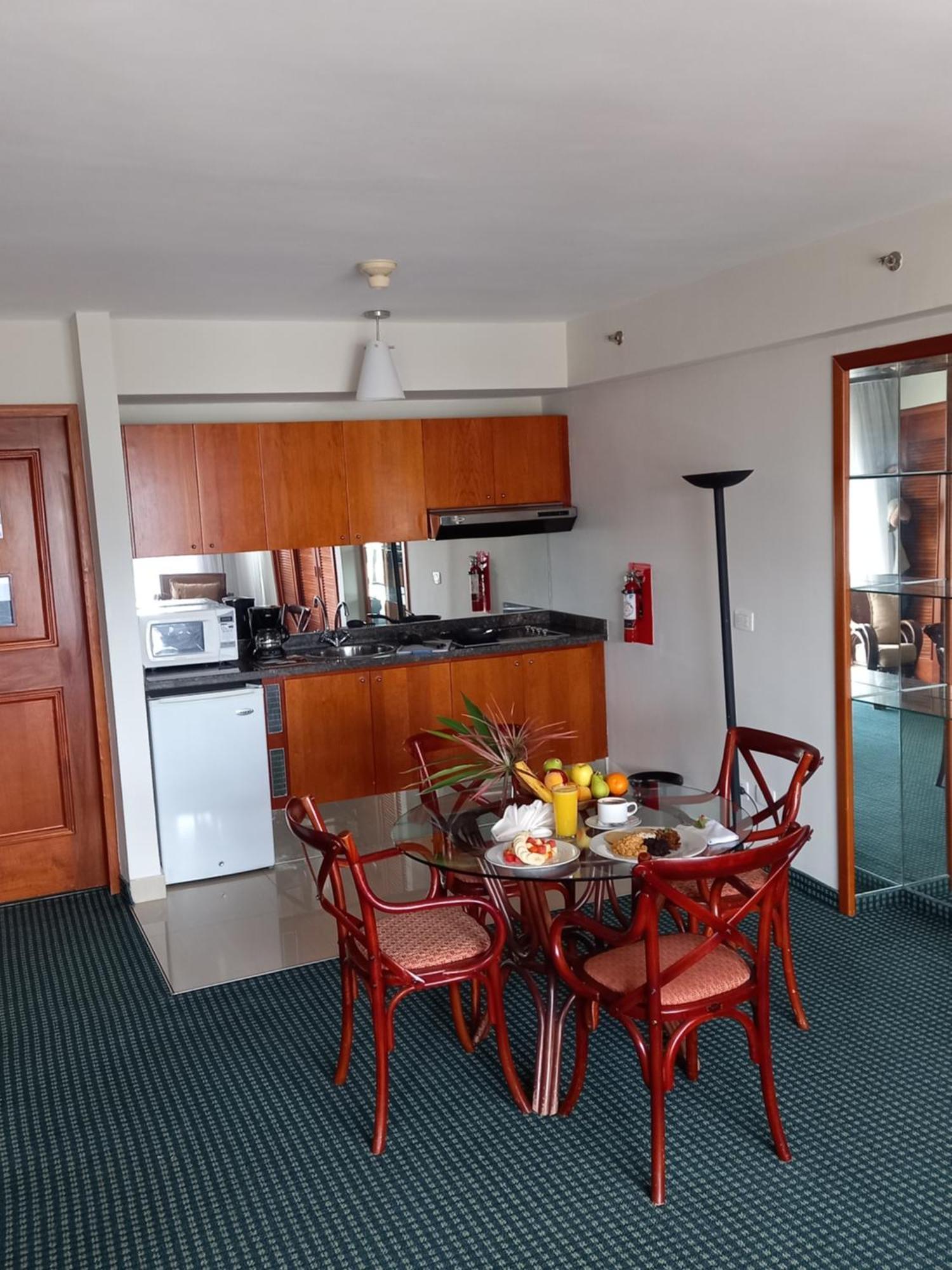 Hotel Altamira Suites Caracas Ngoại thất bức ảnh